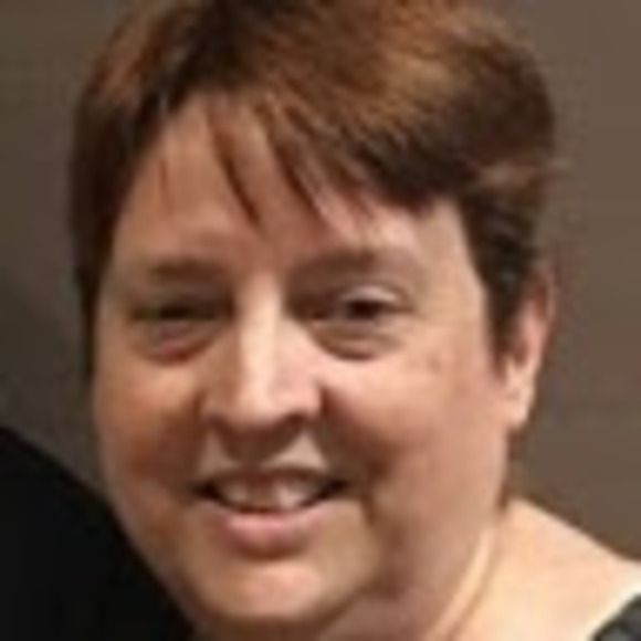 Profile Picture of Michelle Baarsch (@mbaarsch) on Poshmark