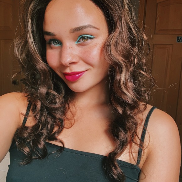 Profile Picture of Justyne Greenlaw (@justyne_belle) on Poshmark