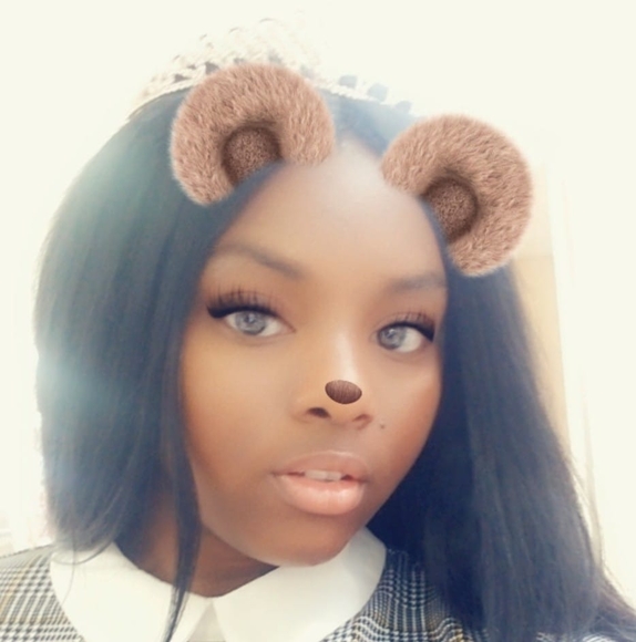 Profile Picture of Jasmine Wong (@jjasmnew) on Poshmark