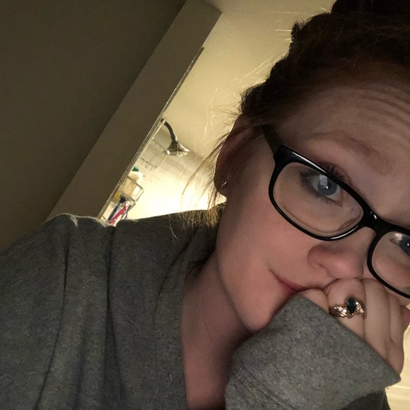 Profile Picture of Michaela Blakesley (@blakesleym) on Poshmark