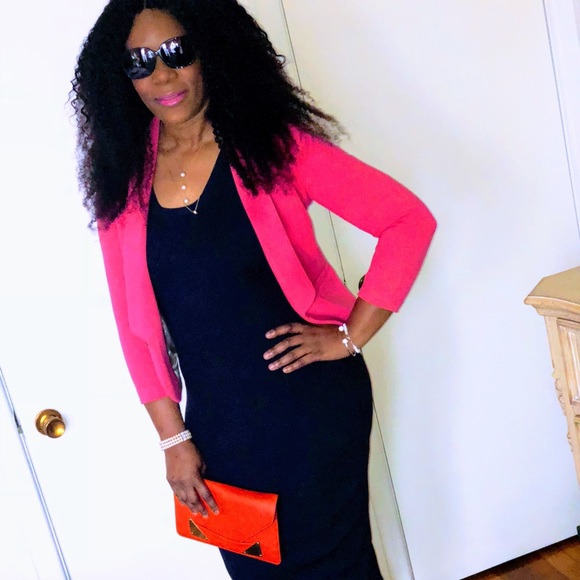 Profile Picture of Stacy James (@novelette5) on Poshmark