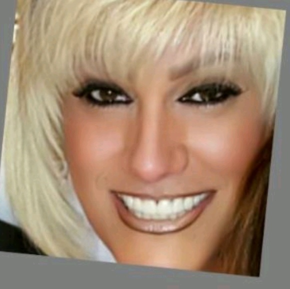 Profile Picture of Gina Pietanza (@ginabp) on Poshmark