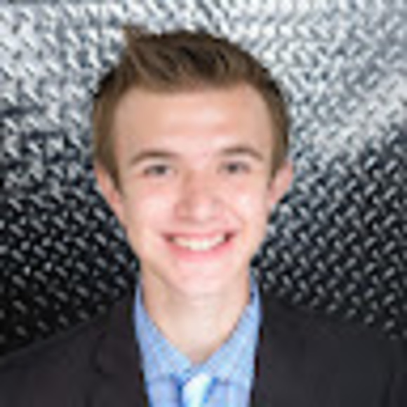 Profile Picture of Andrew Henningsen (@andrewhennings) on Poshmark