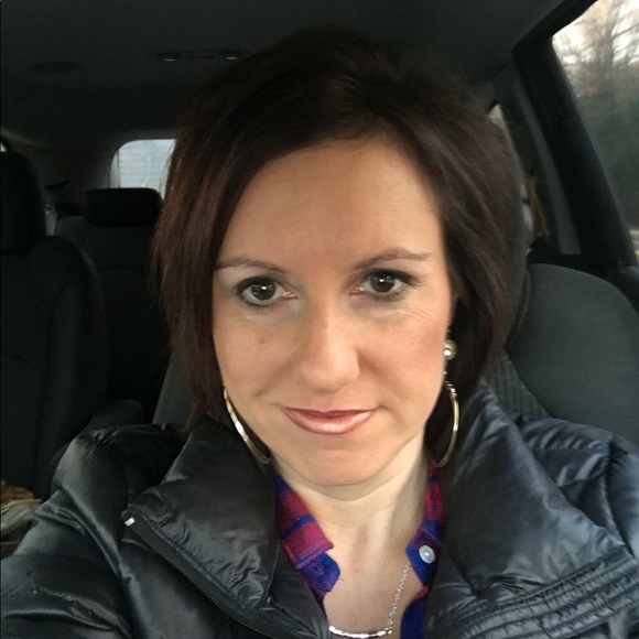 Profile Picture of Ginger Morrow (@gingmorrow) on Poshmark