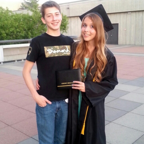 Profile Picture of Valentina Grisafi (@vclg97) on Poshmark