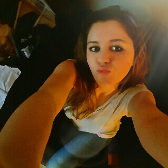 Profile Picture of Caidleagh Gianino (@caidleagh_g) on Poshmark