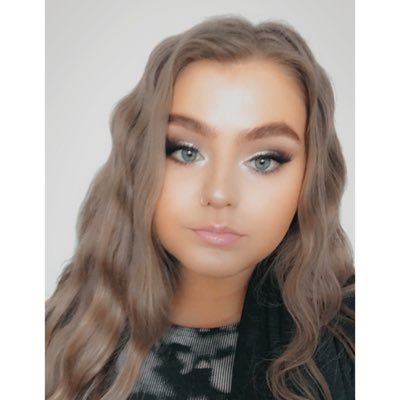 Profile Picture of Chloe (@chloeweston8) on Twitter