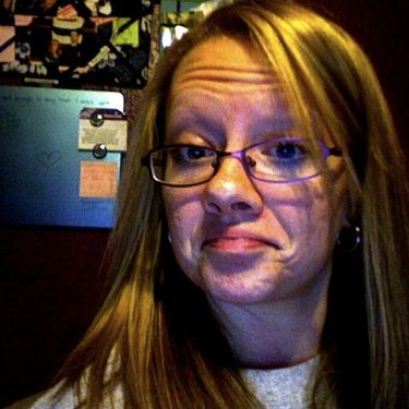 Profile Picture of Holly Case (@smidget84) on Twitter