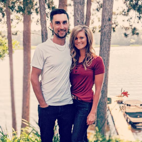 Profile Picture of Stephanie Hinze (@stephanie_hinze) on Poshmark