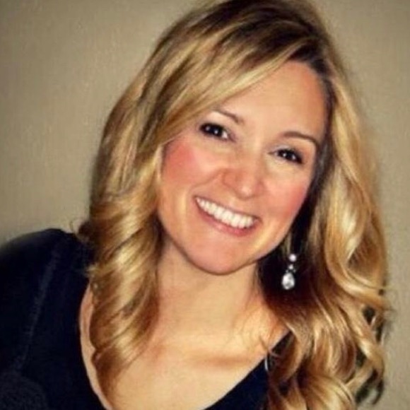 Lori Sprankle - Poshmark Profile Picture of Lori Sprankle (@caseofjoy) on Poshmark