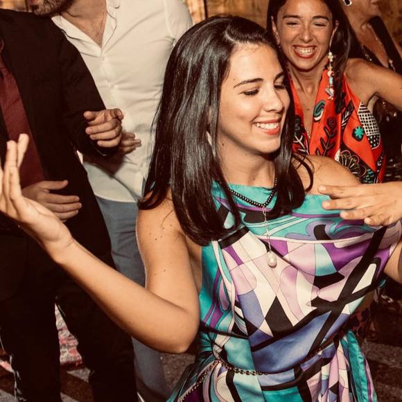 Profile Picture of Olivia Weizman (@oliviaweiz) on Poshmark