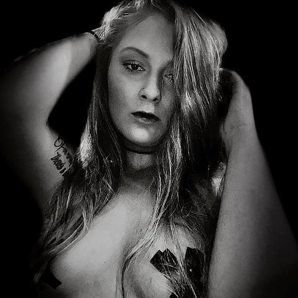 Profile Picture of Christina Brooker (@chr1st1namar13) on Poshmark