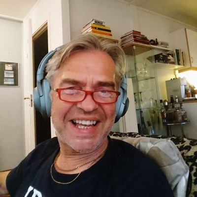 Profile Picture of John9 Tolle (@John987656485) on Twitter