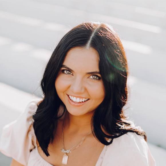 Profile Picture of Hannah Rames (@rameshan) on Poshmark