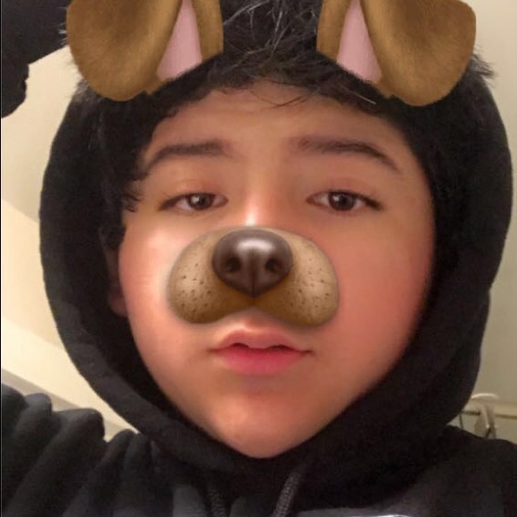 Profile Picture of Edgar Coscatl (@edgarcoscatl) on Poshmark