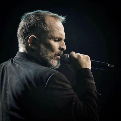 Profile Picture of Miguel Bosé (@boseofficial) on Twitter