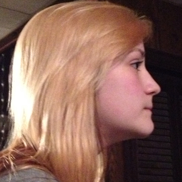 Profile Picture of Allison Mcdaniel (@apollosmagic) on Poshmark
