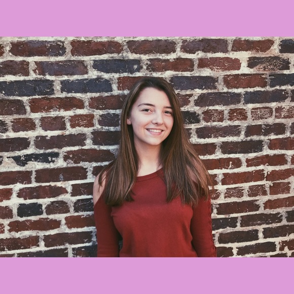 Profile Picture of Katey Everette (@kateyeverette2) on Poshmark