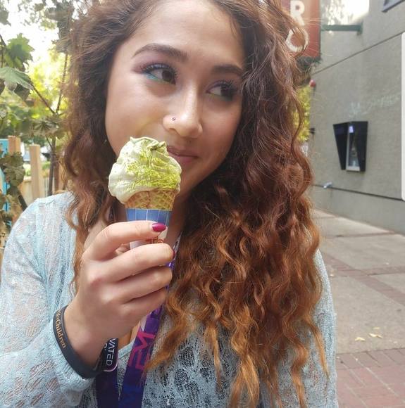 Profile Picture of Arilea Thein (@arileaaa) on Poshmark