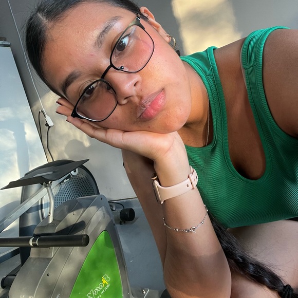 Profile Picture of Itza González lópez (@lopezitza403) on Poshmark