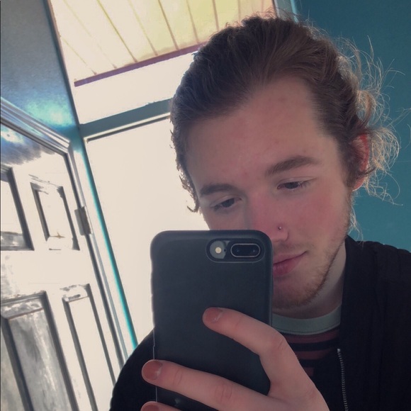 Profile Picture of Carter Arnold (@carterarnold) on Poshmark