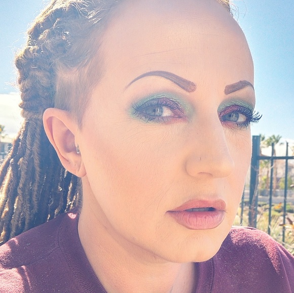 Profile Picture of London Penly (@unicornlondon) on Poshmark