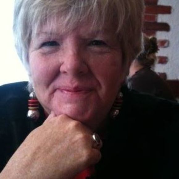 Profile Picture of Wanda Stubinski (@wstubinski) on Poshmark