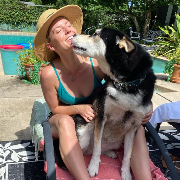 Profile Picture of Jessica Luzadder (@j_luzz) on Poshmark