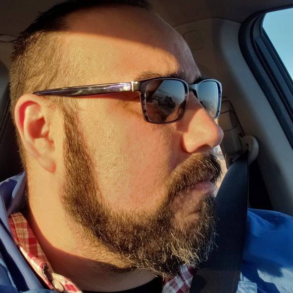 Profile Picture of Ben Romero (@benromero108) on Poshmark