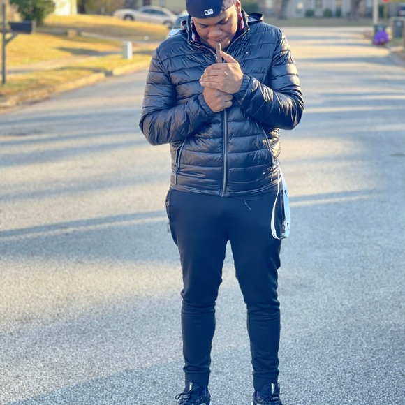 Profile Picture of Lawrence Williams (@fatfashion) on Poshmark