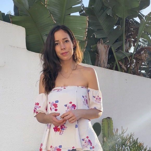 Profile Picture of Audrey Gannon (@audrey_poe) on Poshmark