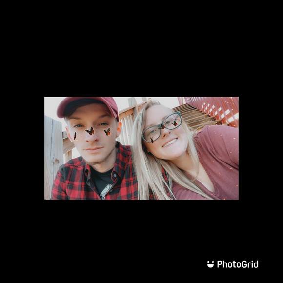 Profile Picture of Carly Manning (@xocarlyox) on Poshmark