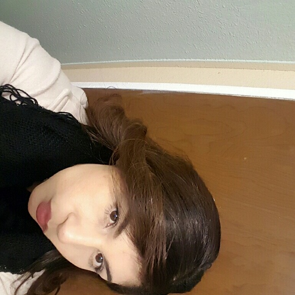 Profile Picture of Elsa Jimenez (@elsajimez27) on Poshmark