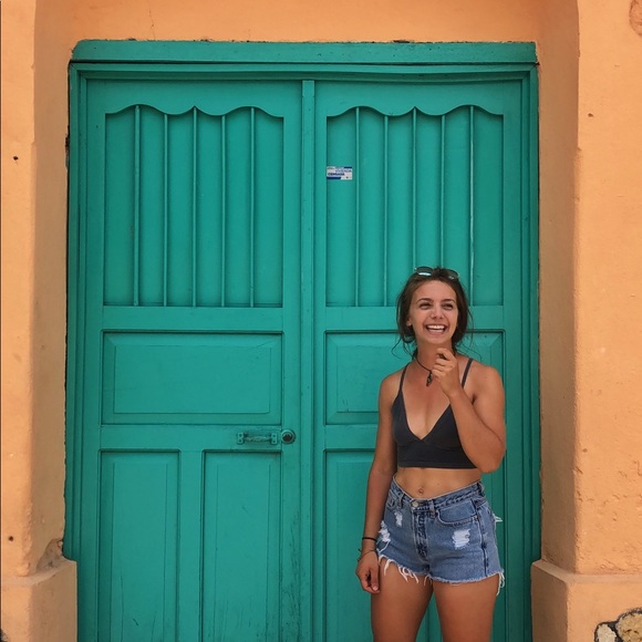 Profile Picture of Teal Guetschow (@tguetschow24) on Poshmark