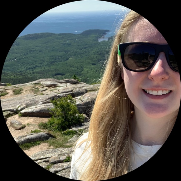 Profile Picture of Emily Baranowski (@emilybaran9) on Poshmark