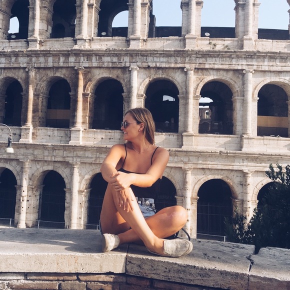 Profile Picture of Carly Lundahl (@clundahl) on Poshmark