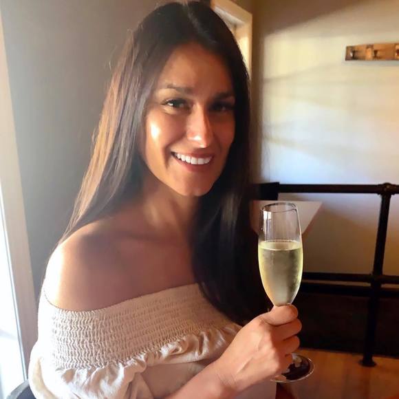 Profile Picture of Beatrice Alvarez (@beatriceeve707) on Poshmark