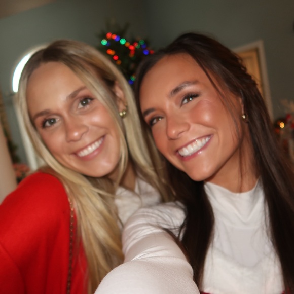 Profile Picture of Bailey Halpin (@halpinbailey) on Poshmark