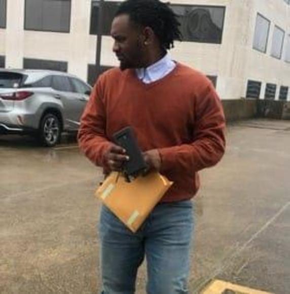 Profile Picture of Ronyal Blount (@ronyalblount) on Poshmark