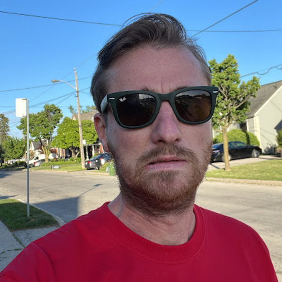 Profile Picture of Gavin Wiggins (@gavin642159) on Poshmark