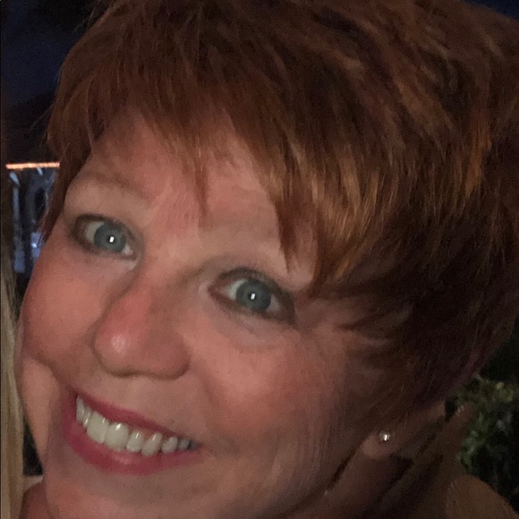 Profile Picture of Joanne Mcginlay (@joannemcginlay) on Poshmark