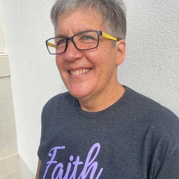 Profile Picture of Sandy Scaringi (@sandyscaringi) on Poshmark