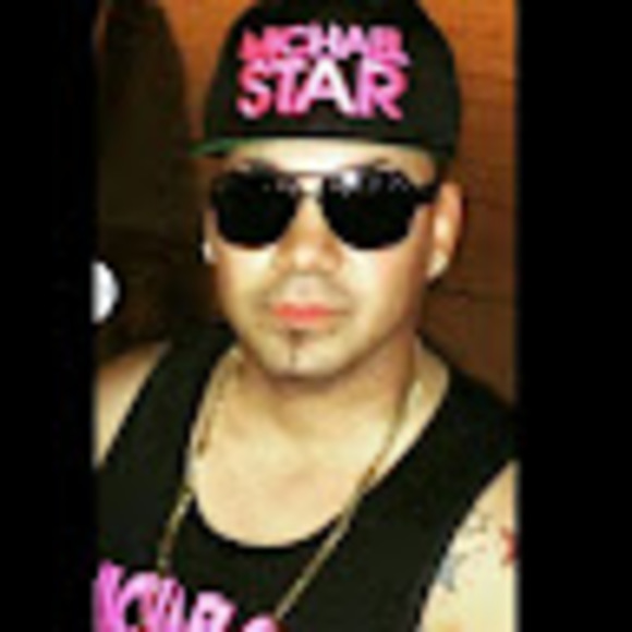 Profile Picture of Michael Star 03 (@michaelstar03) on Poshmark