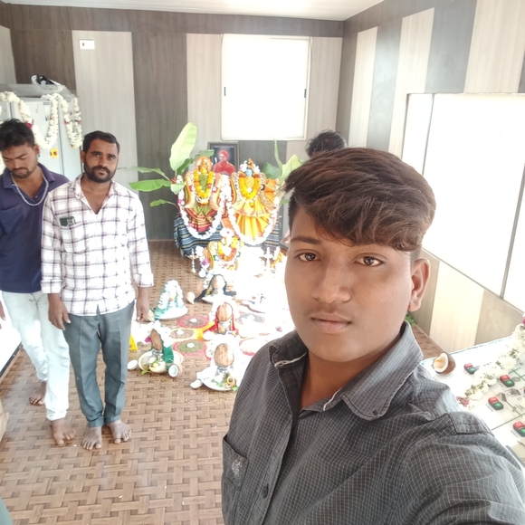 Profile Picture of Ramesh Ramesh (@rr6239533) on Poshmark