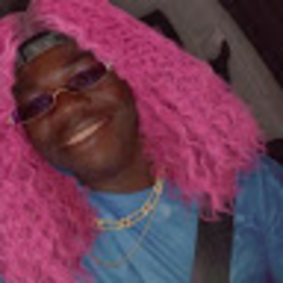 Profile Picture of Nastigal Loic (@loicnastigal) on Poshmark