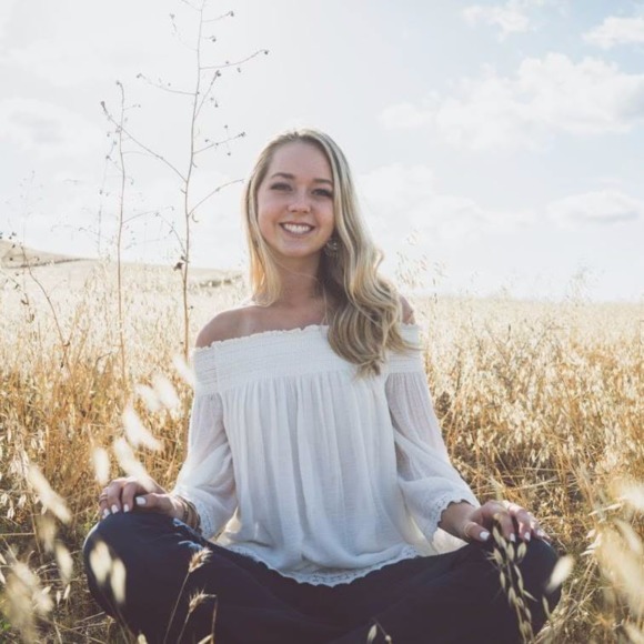 Profile Picture of Tessa Bishop (@tessabishop6) on Poshmark