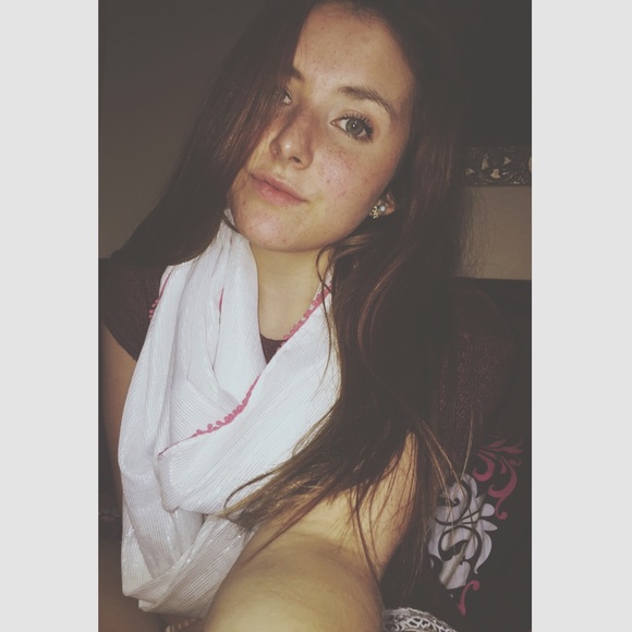 Profile Picture of Piper Smith (@piperlee0916) on Poshmark