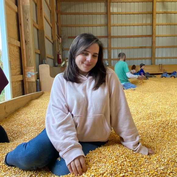 Profile Picture of Sarah Arcarisi (@saraharcarisi) on Poshmark