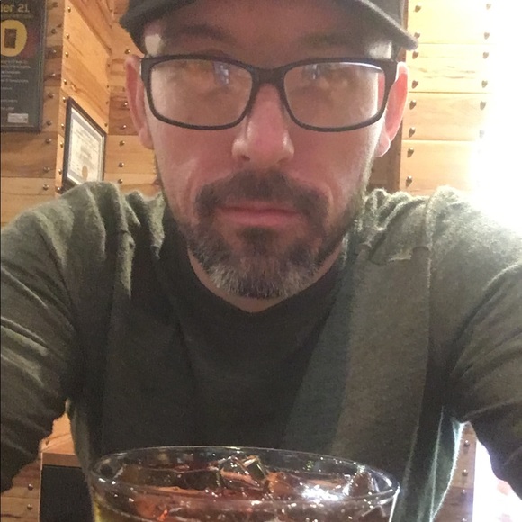 Profile Picture of Nathan Millard (@nmill30) on Poshmark