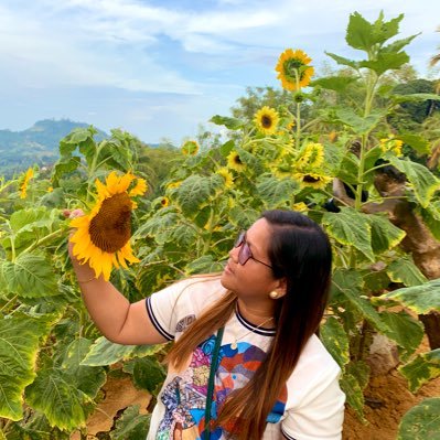 Profile Picture of QueenB 🇺🇸🇵🇭on Twitter